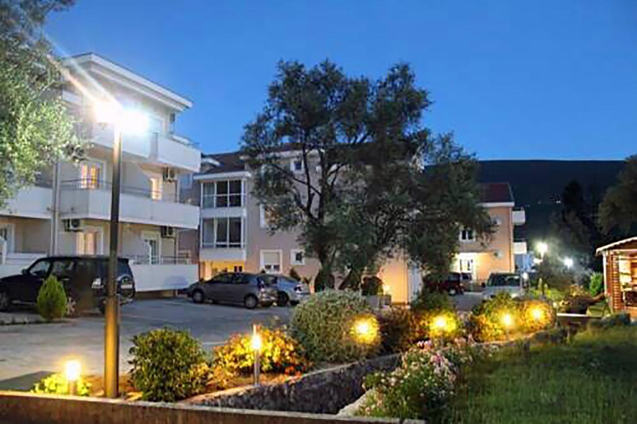 Apartment Sun Village Goran 赫尔采格诺维 外观 照片
