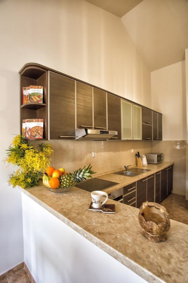 Apartment Sun Village Goran 赫尔采格诺维 外观 照片