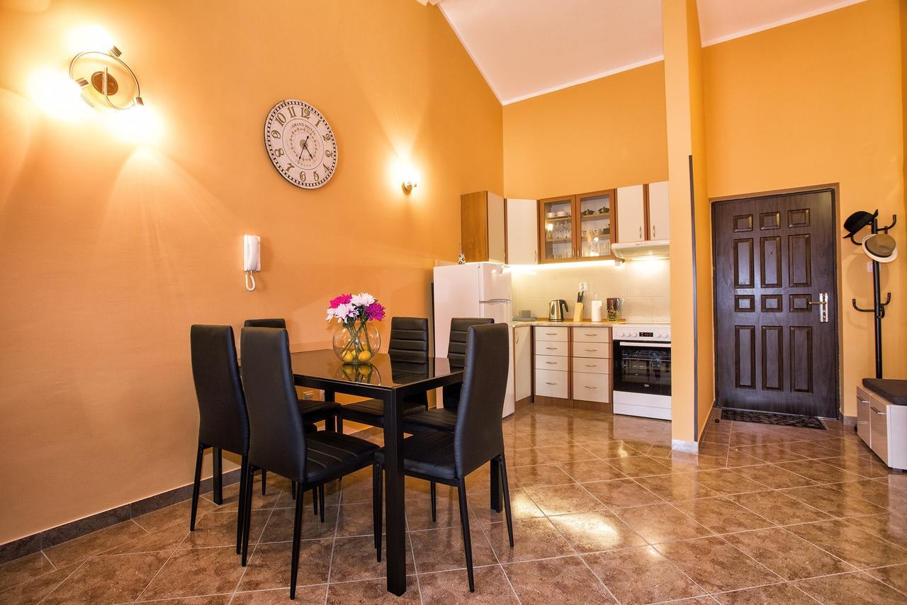 Apartment Sun Village Goran 赫尔采格诺维 外观 照片
