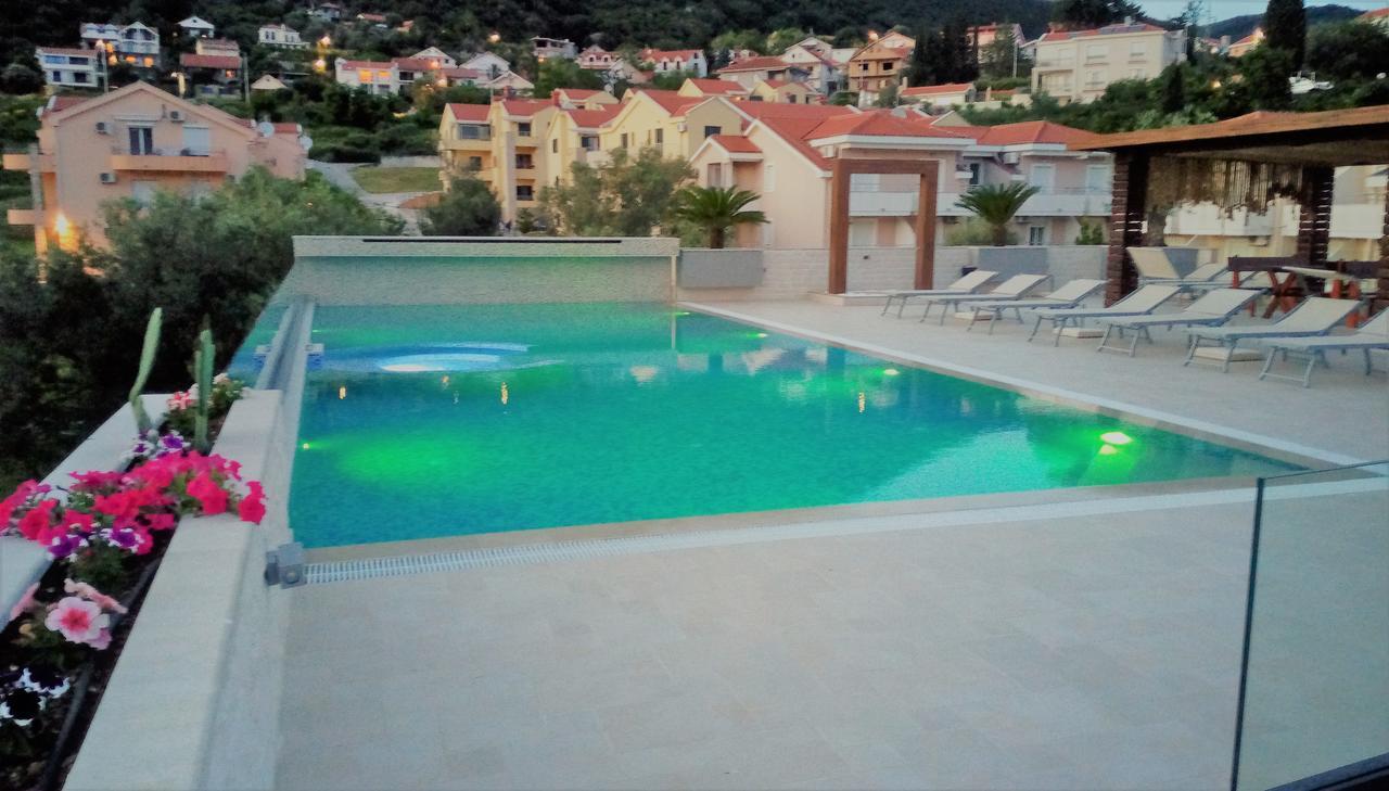 Apartment Sun Village Goran 赫尔采格诺维 外观 照片